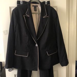 Apostrophe Woman Black Suit Size 22W